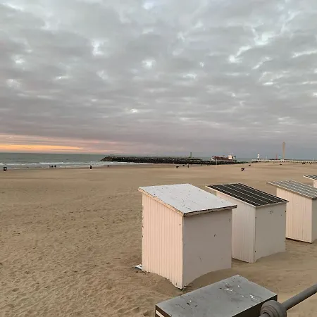 Apartment De Strandsuite Ostend